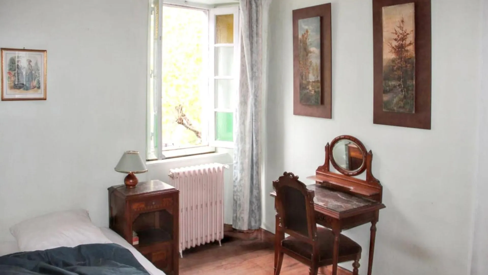 Maison Familiale Chaleureuse A Augirein Avec Grand Jardin. Holiday home