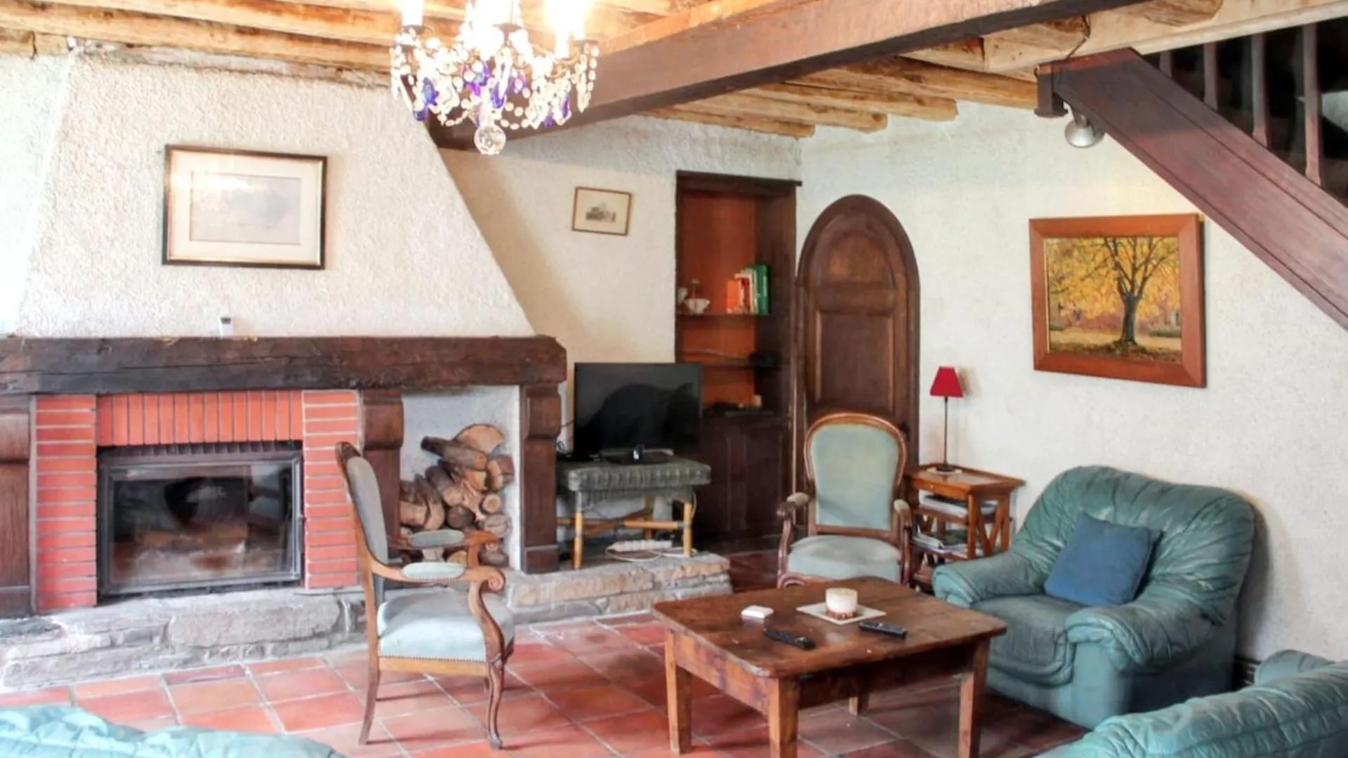 Maison Familiale Chaleureuse A Augirein Avec Grand Jardin. France